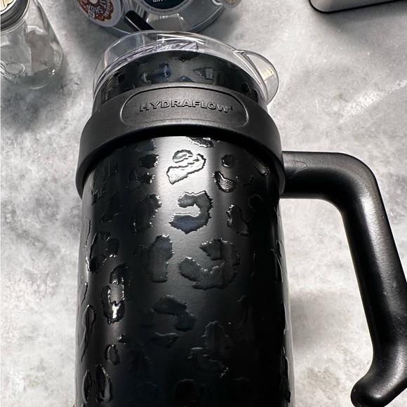 New Limited Edition Hydra Flow unique design Tumbler with Handle - 40oz - Picture 5 of 16